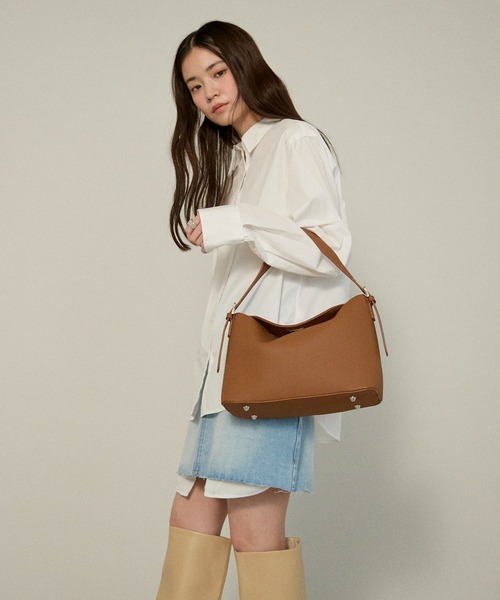 GUSCIO(グッシオ)の「【グッシオベーシック】ターンロック フラップショルダーバッグ(ショルダーバッグ・レディース・ブラウン/ブラック/アイボリー・FREE)」の5枚目の写真
