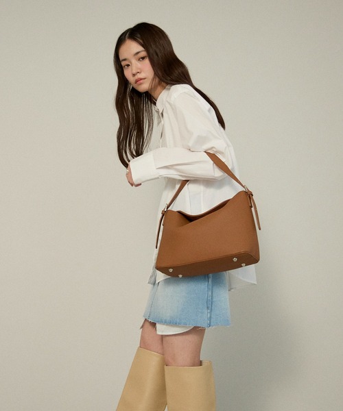 GUSCIO(グッシオ)の「【グッシオベーシック】ターンロック フラップショルダーバッグ(ショルダーバッグ・レディース・ブラウン/ブラック/アイボリー・FREE)」の7枚目の写真