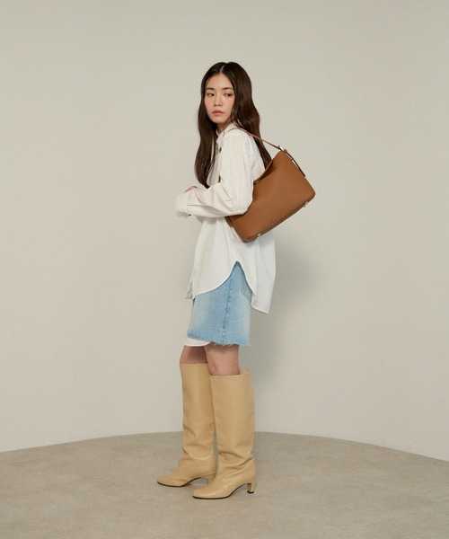 GUSCIO(グッシオ)の「【グッシオベーシック】ターンロック フラップショルダーバッグ(ショルダーバッグ・レディース・ブラウン/ブラック/アイボリー・FREE)」の13枚目の写真