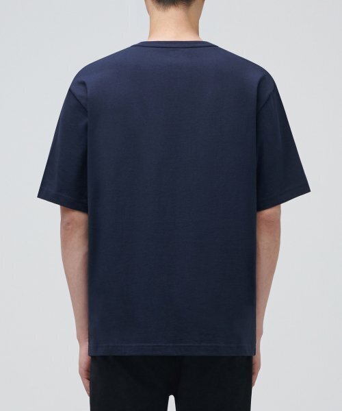 MUSINSA STANDARD（ムシンサスタンダード）の「リラックスフィットクルーネックポケットTシャツ[ネイビー]（Tシャツ/カットソー・メンズ・その他・LARGE/MEDIUM/SMALL/X-LARGE/2XL/3XL）」の2枚目の写真