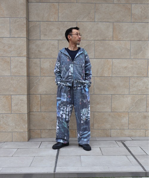many men many mind(メニーメンメニーマインド)の「MANYMENMANYMINDS / グラフィックZIPパーカー(パーカー・メンズ・ベージュ/グリーン/ブラウン・LARGE/X-LARGE/MEDIUM)」の13枚目の写真