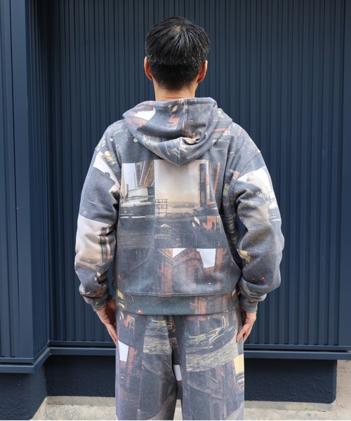 many men many mind(メニーメンメニーマインド)の「MANYMENMANYMINDS / グラフィックZIPパーカー(パーカー・メンズ・ベージュ/グリーン/ブラウン・LARGE/X-LARGE/MEDIUM)」の5枚目の写真