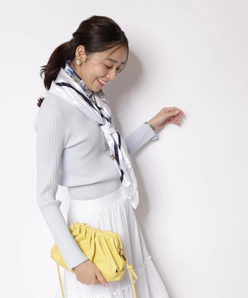 JUSGLITTY（ジャスグリッティー）の「スカーフ付スキッパーニット（ニット/セーター・レディース・ネイビー/サックスブルー/ホワイト/レッド・2）」の18枚目の写真