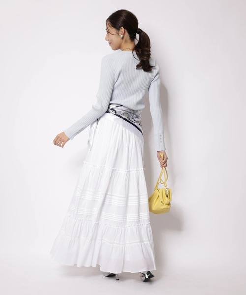 JUSGLITTY（ジャスグリッティー）の「スカーフ付スキッパーニット（ニット/セーター・レディース・ネイビー/サックスブルー/ホワイト/レッド・2）」の21枚目の写真