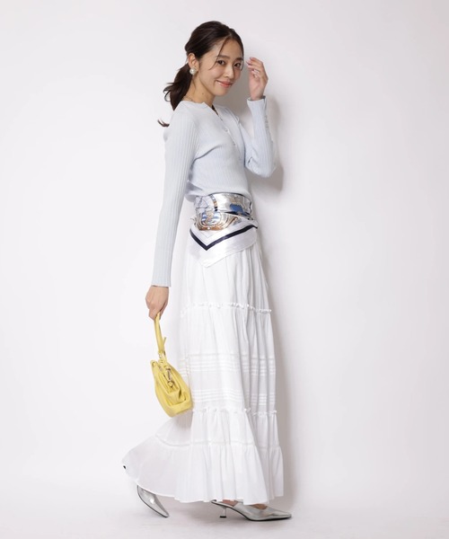 JUSGLITTY（ジャスグリッティー）の「スカーフ付スキッパーニット（ニット/セーター・レディース・ネイビー/サックスブルー/ホワイト/レッド・2）」の22枚目の写真