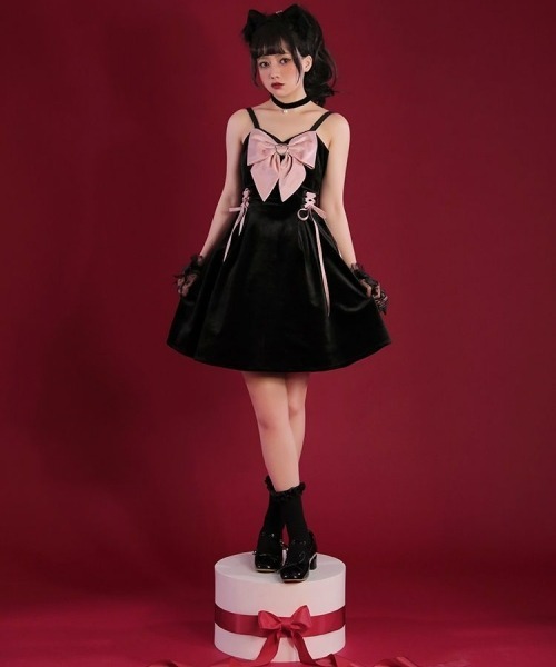 gossip!ロサンゼルス(ゴシップロサンゼルス)の「【Y2Kガーリー】バイカラー ビッグリボン ベロア キャミワンピース(ワンピース・レディース・ピンク/ブラック・M)」の1枚目の写真