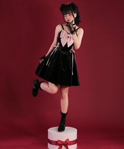 gossip!ロサンゼルス(ゴシップロサンゼルス)の「【Y2Kガーリー】バイカラー ビッグリボン ベロア キャミワンピース(ワンピース・レディース・ピンク/ブラック・M)」の4枚目の写真