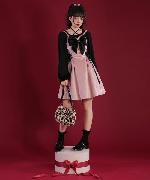 gossip!ロサンゼルス(ゴシップロサンゼルス)の「【Y2Kガーリー】バイカラー ビッグリボン ベロア キャミワンピース(ワンピース・レディース・ピンク/ブラック・M)」の16枚目の写真