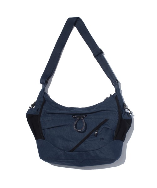 F/CE. (エフシーイー)の「F/CE. TEXTURED TWILL 2 WAY SHOULDER TOTE / エフシーイー テクスチャードツイル 2ウェイ ショルダートート(ショルダーバッグ・メンズ・ブラック/ネイビー・FREE)」の2枚目の写真