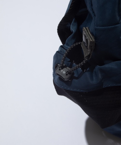 F/CE. (エフシーイー)の「F/CE. TEXTURED TWILL 2 WAY SHOULDER TOTE / エフシーイー テクスチャードツイル 2ウェイ ショルダートート(ショルダーバッグ・メンズ・ブラック/ネイビー・FREE)」の9枚目の写真