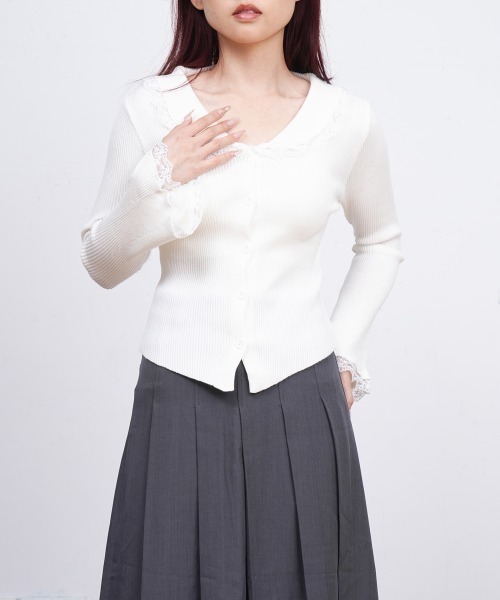 Miniministore(ミニミニストア)の「レーストリム Vネックリブニットトップス(ニット/セーター・レディース・クリーム/ブラック/ホワイト/レッド・FREE)」の12枚目の写真