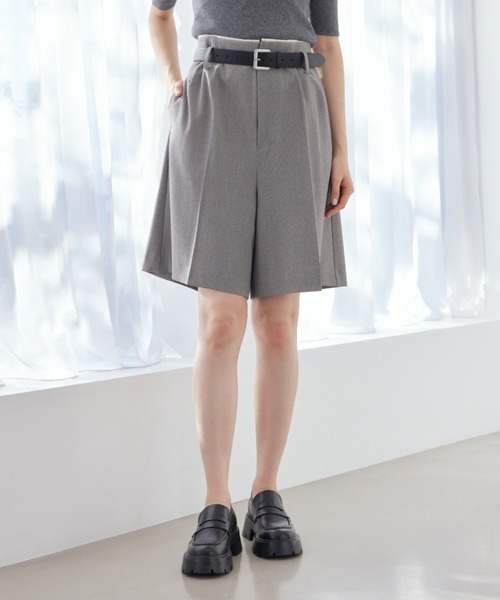 Mila Owen（ミラオーウェン）の「トリミングハーフキュロットパンツ（その他パンツ・レディース・ネイビー/グレー/ベージュ・1/0）」の2枚目の写真