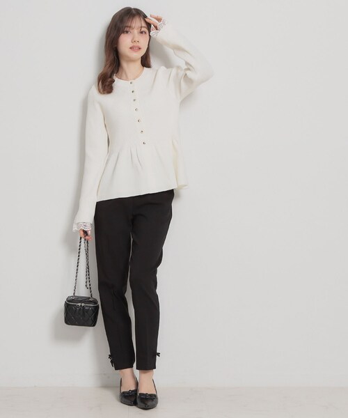 couture brooch（クチュールブローチ）の「【大人かわいい・洗える】ペプラムニットカーディガン（カーディガン/ボレロ・レディース・サックスブルー/ブラック/ピンク系/オフホワイト・42/38/36）」の21枚目の写真