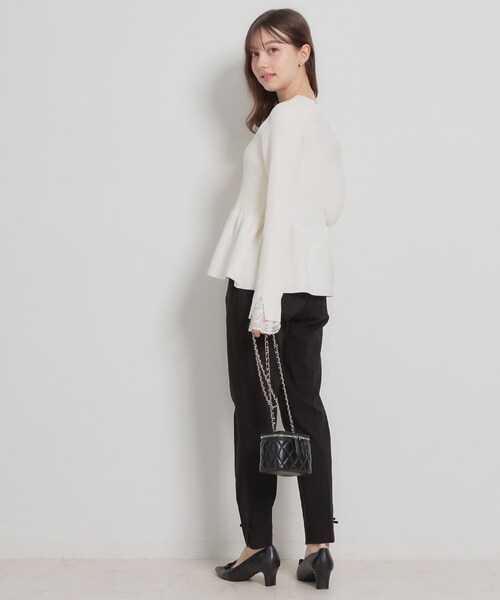 couture brooch（クチュールブローチ）の「【大人かわいい・洗える】ペプラムニットカーディガン（カーディガン/ボレロ・レディース・サックスブルー/ブラック/ピンク系/オフホワイト・42/38/36）」の22枚目の写真