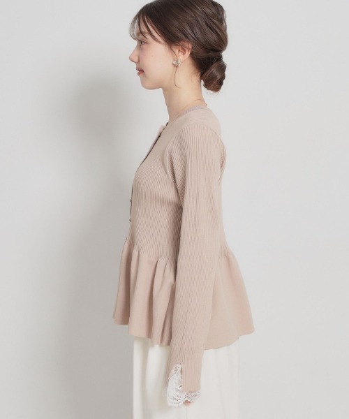 couture brooch（クチュールブローチ）の「【大人かわいい・洗える】ペプラムニットカーディガン（カーディガン/ボレロ・レディース・サックスブルー/ブラック/ピンク系/オフホワイト・42/38/36）」の12枚目の写真