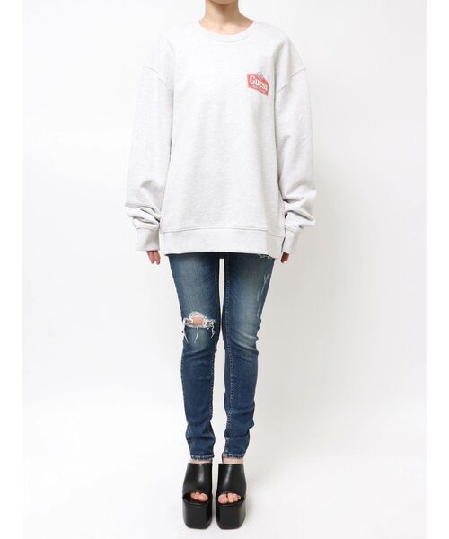 Guess(ゲス)の「GUESS GJ CN REG ROYAL CREWNECK(スウェット・レディース・ブラック/ライトグレー・FREE)」の5枚目の写真