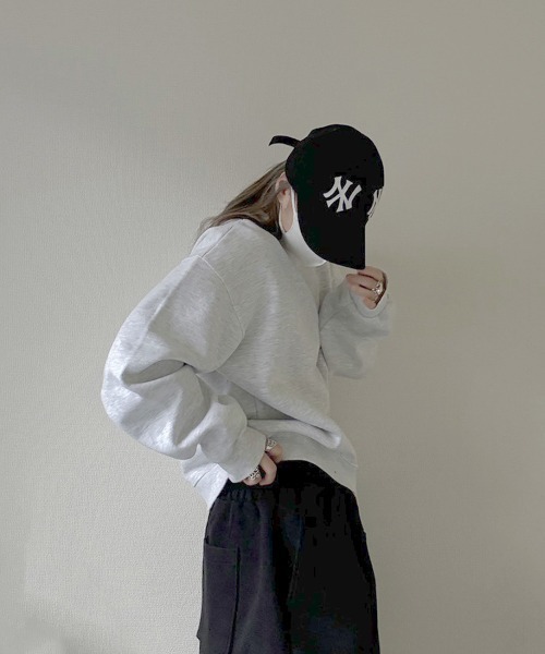 YACA(ヤーカ)の「Cropped Crew Neck Sweat/クロップドクルーネックスウェット【unisex item】(スウェット・レディース・グレー/ブラック/アッシュグレー・FREE)」の6枚目の写真