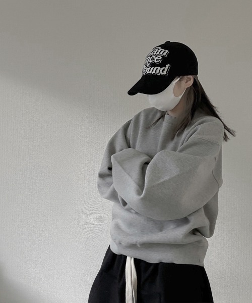 YACA(ヤーカ)の「Cropped Crew Neck Sweat/クロップドクルーネックスウェット【unisex item】(スウェット・レディース・グレー/ブラック/アッシュグレー・FREE)」の15枚目の写真