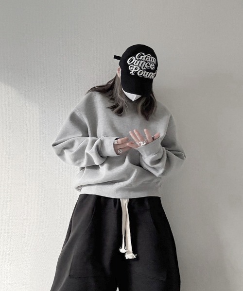YACA(ヤーカ)の「Cropped Crew Neck Sweat/クロップドクルーネックスウェット【unisex item】(スウェット・レディース・グレー/ブラック/アッシュグレー・FREE)」の22枚目の写真