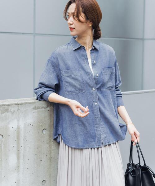 URBAN RESEARCH DOORS（アーバンリサーチドアーズ）の「シアーデニムシャツ｜春服/羽織り/日除け/カジュアル/通勤（シャツ/ブラウス・レディース・ブラック/インディゴブルー・FREE）」の5枚目の写真