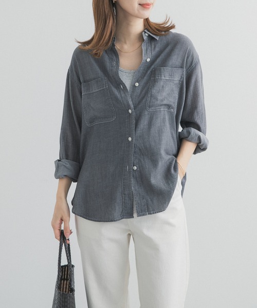 URBAN RESEARCH DOORS（アーバンリサーチドアーズ）の「シアーデニムシャツ（シャツ/ブラウス・レディース・ブラック/インディゴブルー・FREE）」の2枚目の写真