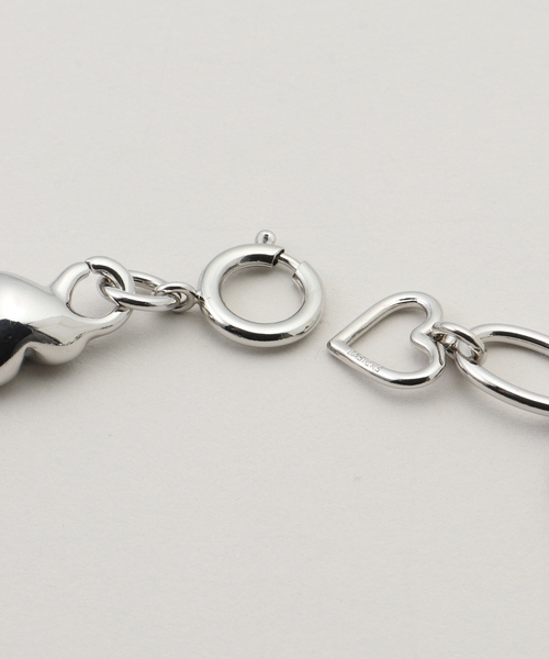 BASICKS（ベイシックス）の「BASICKS / ベイシックス Heart Dropped Chain Necklace（ネックレス・レディース・シルバー・FREE）」の4枚目の写真