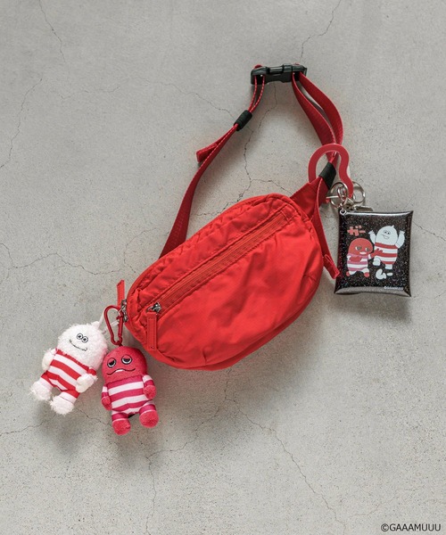 Me%（ミィパーセント）の「【ガチャピン・ムック/ガーとムー】カラビナ付きクリアポーチ　650246（ポーチ・レディース・シルバー/ブラック・FREE）」の8枚目の写真