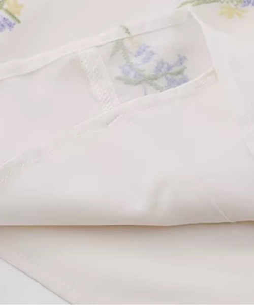 LA POMME petit(ラポミ・プチ)の「Sweet Floral Frill Blouse(シャツ/ブラウス・レディース・ブルー/パープル・FREE)」の6枚目の写真