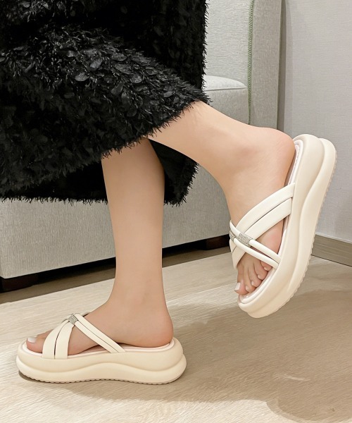 Miniministore（ミニミニストア）の「厚底サンダル ミュールサンダル 美脚夏靴（サンダル・レディース・アイボリー/ブラック・25.0cm/24.5cm/24.0cm/23.5cm/23.0cm/22.5cm）」の5枚目の写真