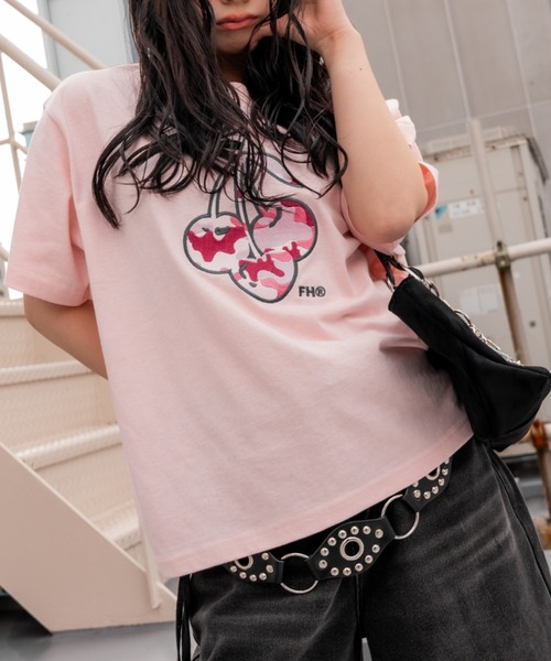 Cherry satin logo TEE（Tシャツ/カットソー）｜FLUKE HOLIC（フロック