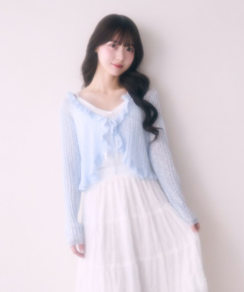 TITTY&CO.（ティティーアンドコー）の「フリルショートカーディガン（カーディガン/ボレロ・レディース・クリーム/サックスブルー/ブラック/ピンク/アイボリー・FREE）」の4枚目の写真