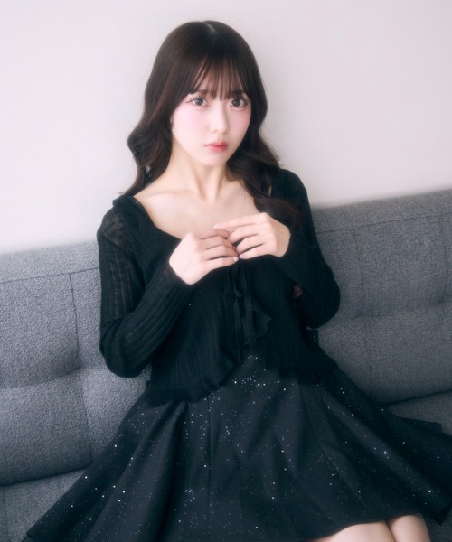 TITTY&CO.（ティティーアンドコー）の「フリルショートカーディガン（カーディガン/ボレロ・レディース・クリーム/サックスブルー/ブラック/ピンク/アイボリー・FREE）」の6枚目の写真