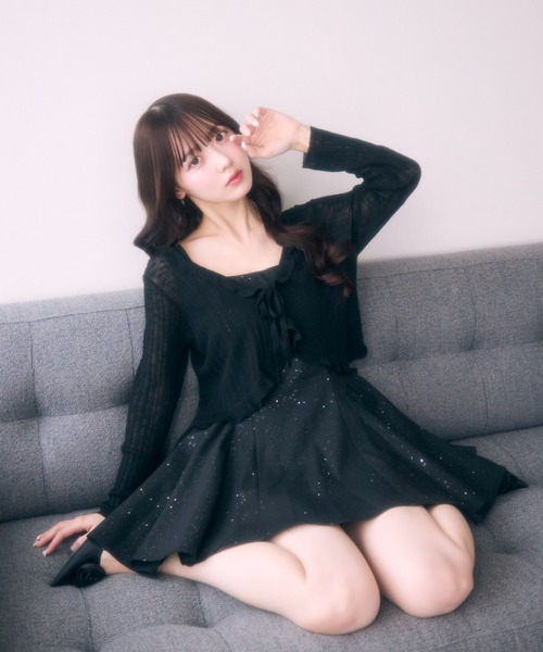 TITTY&CO.（ティティーアンドコー）の「フリルショートカーディガン（カーディガン/ボレロ・レディース・クリーム/サックスブルー/ブラック/ピンク/アイボリー・FREE）」の8枚目の写真