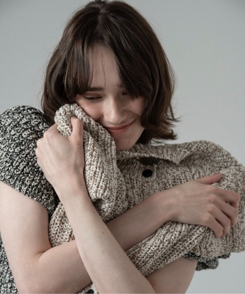 lawgy（ラウジー）の「mini balloon sleeve mix knit / ミニバルーンスリーブミックスニット（ニット/セーター・レディース・ベージュ/ブラック・FREE）」の22枚目の写真