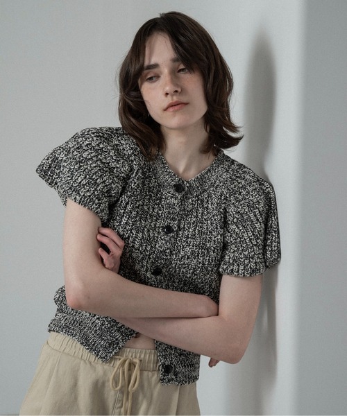 lawgy（ラウジー）の「mini balloon sleeve mix knit / ミニバルーンスリーブミックスニット（ニット/セーター・レディース・ベージュ/ブラック・FREE）」の19枚目の写真