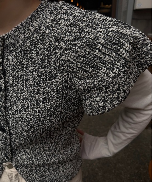 lawgy（ラウジー）の「mini balloon sleeve mix knit / ミニバルーンスリーブミックスニット（ニット/セーター・レディース・ベージュ/ブラック・FREE）」の5枚目の写真