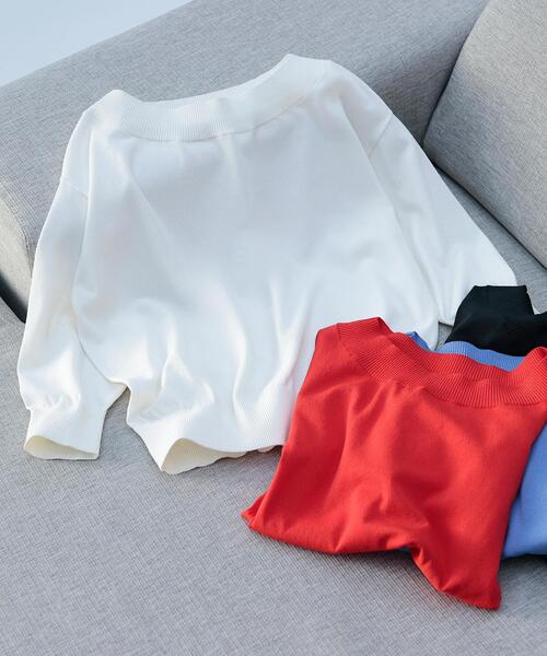 NATURAL BEAUTY BASIC(ナチュラルビューティーベーシック)の「【ちょうど、いい服】しれっと、できすぎニット(ニット/セーター・レディース・レッド/オフホワイト/ブルー/ブラック・FREE)」の1枚目の写真