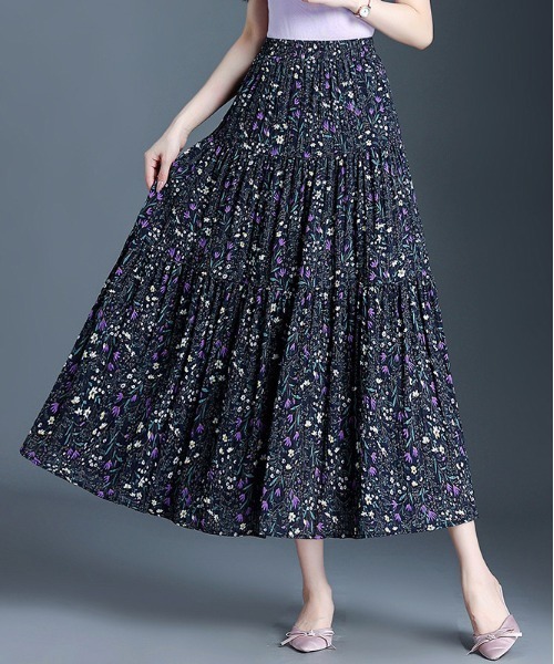 &soiree(アンドソワレ)の「花柄ウエストゴムしわ加工ティアードスカート(スカート・レディース・ブラック系その他2/ブラック系その他/ブラック系その他3/ブラック系その他5/ホワイト/ブラック系その他4/グリーン/ピンク・FREE)」の5枚目の写真