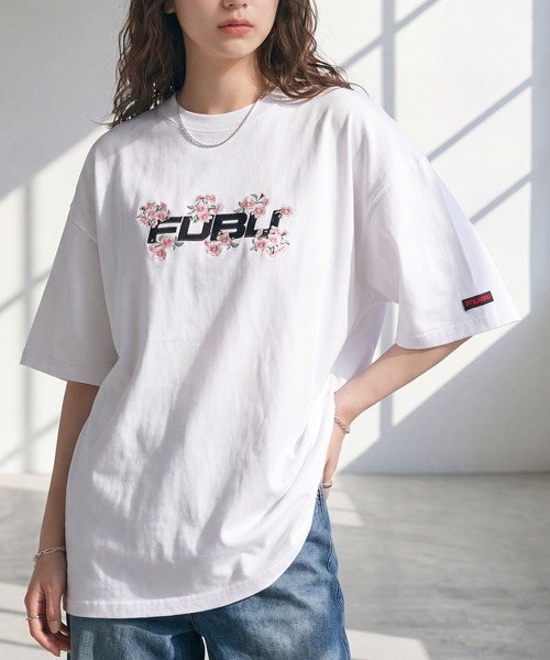 FUBU( フブ)の「【FUBU/フブ】SOUVENIR T-SHIRTS/スーベニアTシャツ(Tシャツ/カットソー・メンズ・ホワイト/ブラック・XL/M/L)」の11枚目の写真