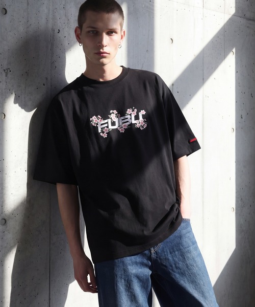 FUBU( フブ)の「【FUBU/フブ】SOUVENIR T-SHIRTS/スーベニアTシャツ(Tシャツ/カットソー・メンズ・ホワイト/ブラック・XL/M/L)」の13枚目の写真