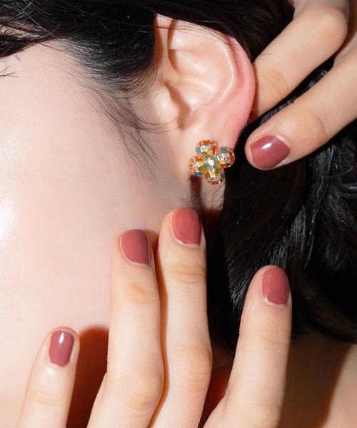 Zoule（ゾーラ）の「Zoule ゾーラ：MOROCCAN モロッカンシリーズ　quatre fleurs　花　フラワー　ピアス（ピアス（両耳用）・レディース・シルバー/ゴールド・FREE）」の2枚目の写真