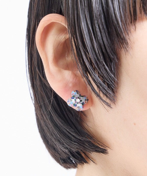 Zoule（ゾーラ）の「Zoule ゾーラ：MOROCCAN モロッカンシリーズ　quatre fleurs　花　フラワー　ピアス（ピアス（両耳用）・レディース・シルバー/ゴールド・FREE）」の7枚目の写真