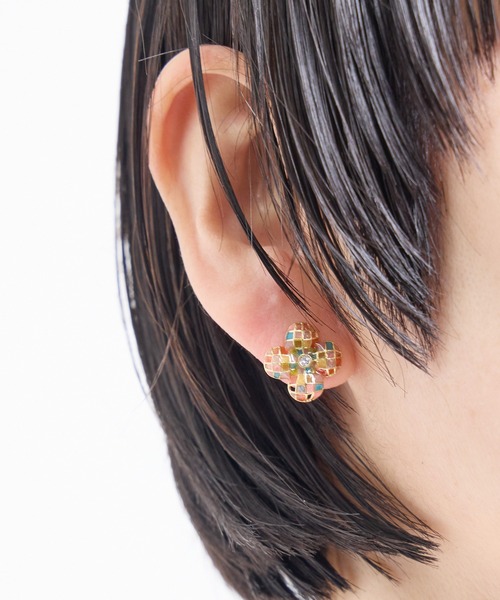 Zoule（ゾーラ）の「Zoule ゾーラ：MOROCCAN モロッカンシリーズ　quatre fleurs　花　フラワー　ピアス（ピアス（両耳用）・レディース・シルバー/ゴールド・FREE）」の8枚目の写真