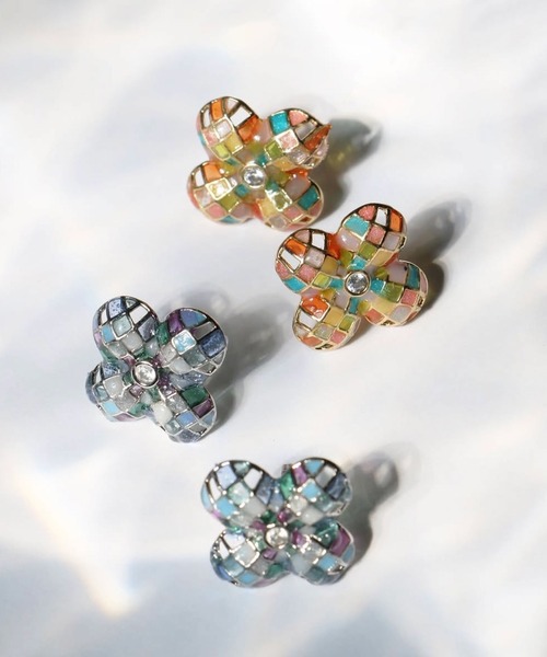 Zoule（ゾーラ）の「Zoule ゾーラ：MOROCCAN モロッカンシリーズ　quatre fleurs　花　フラワー　ピアス（ピアス（両耳用）・レディース・シルバー/ゴールド・FREE）」の3枚目の写真