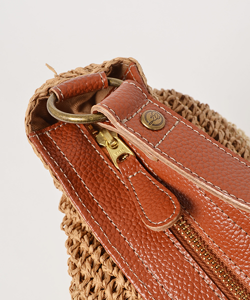 folna（フォルナ）の「【FUDGE 5月号掲載】FOLNA（フォルナ）:ペーパー バイカラー トートバッグ ◇（トートバッグ・レディース・ブラック/キャメル・ONESIZE）」の14枚目の写真