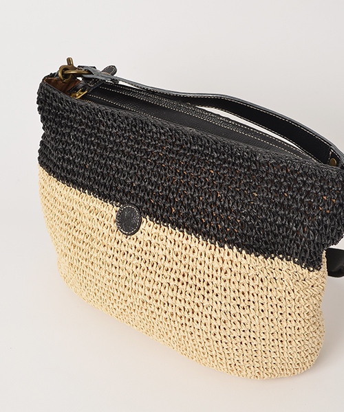 folna（フォルナ）の「【FUDGE 5月号掲載】FOLNA（フォルナ）:ペーパー バイカラー トートバッグ ◇（トートバッグ・レディース・ブラック/キャメル・ONESIZE）」の8枚目の写真