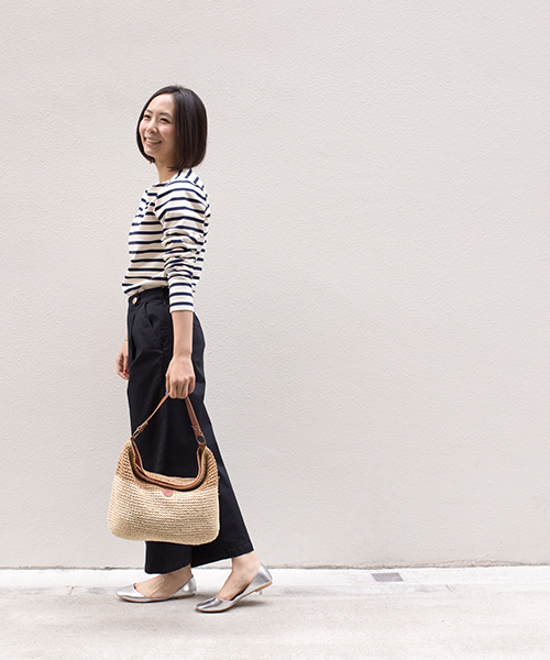 folna（フォルナ）の「【FUDGE 5月号掲載】FOLNA（フォルナ）:ペーパー バイカラー トートバッグ ◇（トートバッグ・レディース・ブラック/キャメル・ONESIZE）」の18枚目の写真