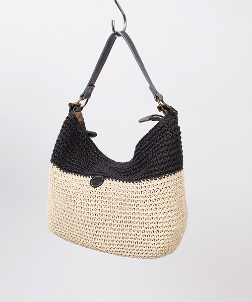 folna（フォルナ）の「【FUDGE 5月号掲載】FOLNA（フォルナ）:ペーパー バイカラー トートバッグ ◇（トートバッグ・レディース・ブラック/キャメル・ONESIZE）」の21枚目の写真