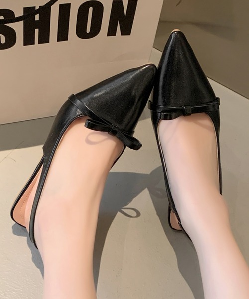 Lace Ladies(レースレディース)の「リボン付き レザー調 ポインテッド バックストラップ サンダル(サンダル・レディース・アイボリー/ブラック・25cm/24.5cm/24cm/23.5cm/23cm/22.5cm)」の11枚目の写真