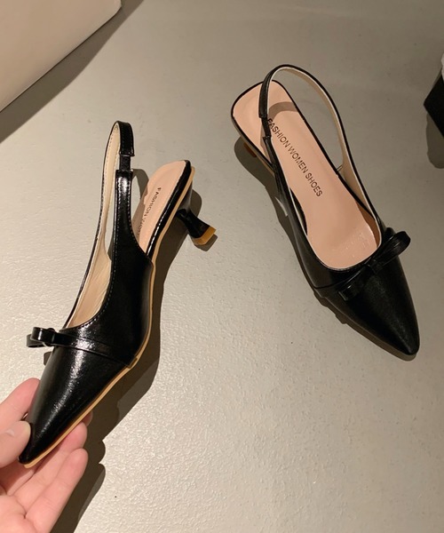 Lace Ladies(レースレディース)の「リボン付き レザー調 ポインテッド バックストラップ サンダル(サンダル・レディース・アイボリー/ブラック・25cm/24.5cm/24cm/23.5cm/23cm/22.5cm)」の12枚目の写真